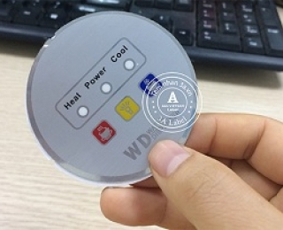 Tem nhựa nút nổi giá rẻ tại TP HCM
